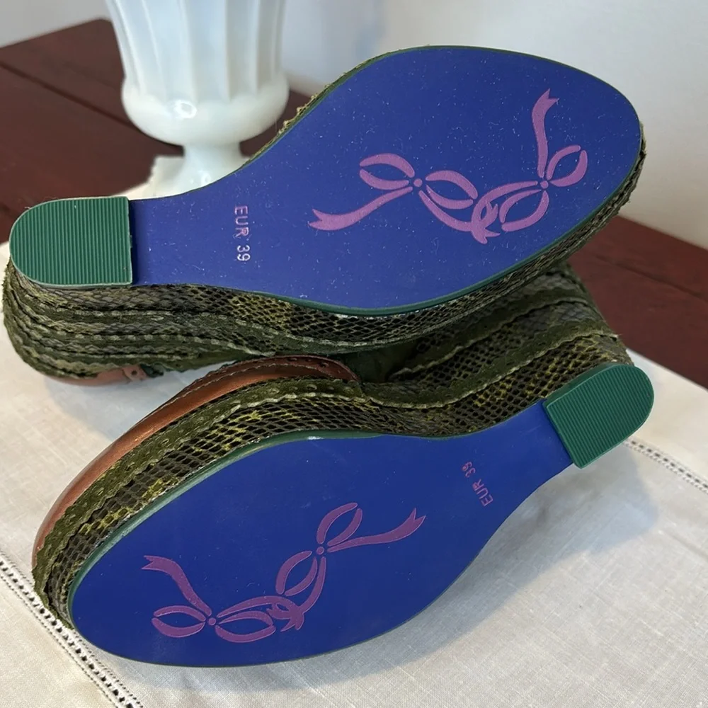 POETIC LICENSE Wild Safari wingtip wedges
EU Size 39 (8.5) New No Box - Picture 13 of 13